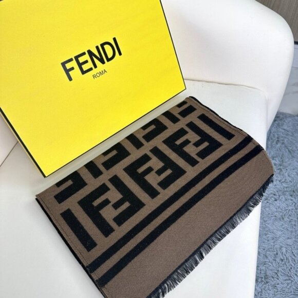 Fendi scarf - Picture 2 of 6